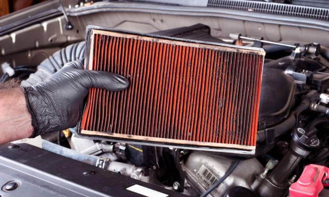 Грязный воздушный фильтр Грязный воздушный фильтр