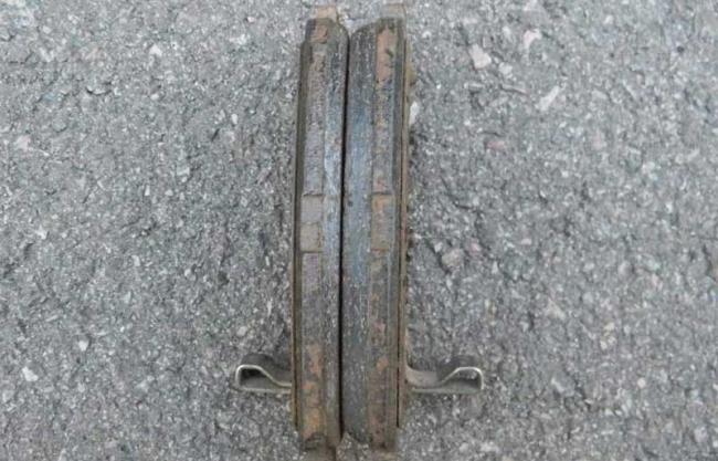 Определение износа тормозных колодок автомобиля Износ тормозных колодок автомобиля