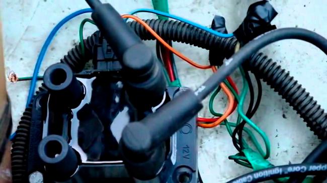 Инжекторная катушка зажигания Элемент системы зажигания