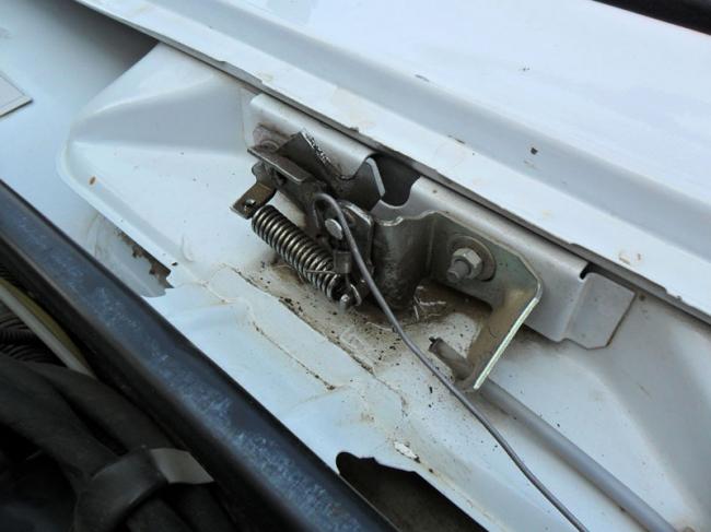 Как открыть капот автомобиля Как открыть капот автомобиля