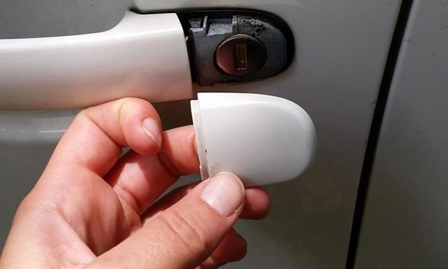 Как открыть машину, если сел аккумулятор Как открыть машину, если сел аккумулятор