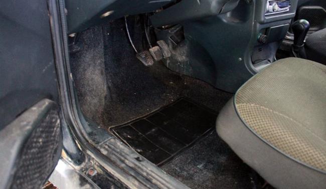 Как просушить салон автомобиля под ковриками Как просушить салон автомобиля под ковриками