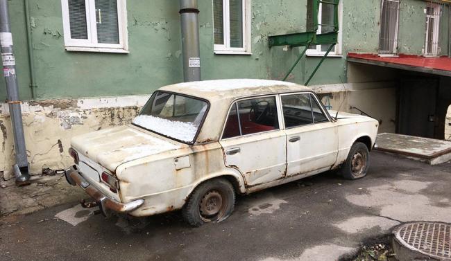 Как убрать брошенный автомобиль со двора Как убрать брошенный автомобиль со двора