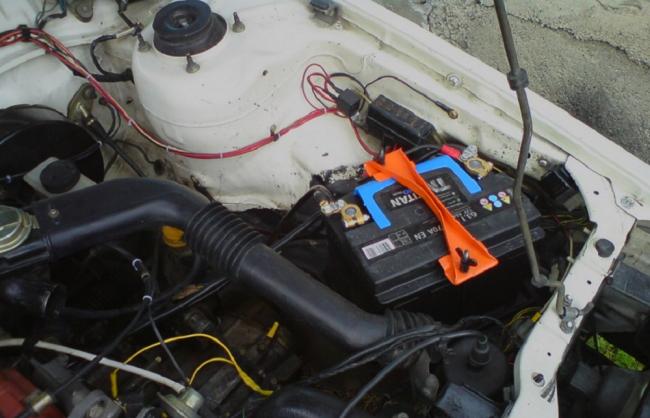 Процесс кипения АКБ автомобиля Кипит АКБ авто