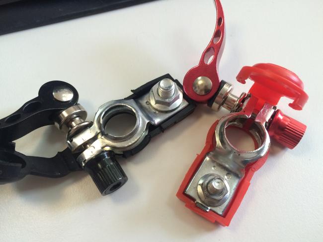 Клеммы аккумулятора авто Клеммы аккумулятора авто