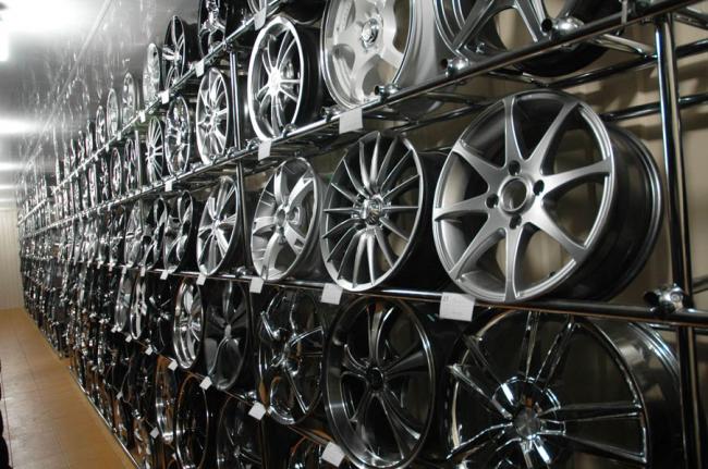 Колесные диски для автомобиля Колесные диски для автомобиля