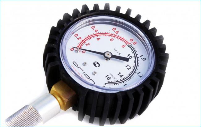 Компрессометр автомобильный Компрессометр автомобильный