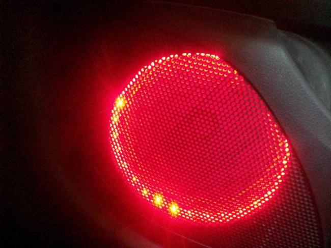 Светодиодная подсветка динамиков Светодиодная подсветка динамиков