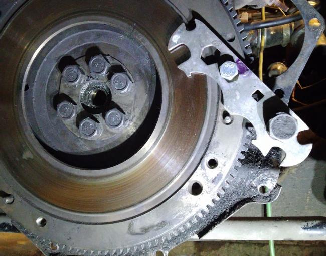 Автомобильный маховик Маховик в автомобиле