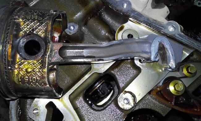 Замена прокладки при масляном голодании Масляное голодание двигателя Ford