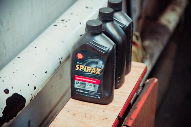 Фотография масла Шелл для коробки передач Масло Шелл для коробки передач