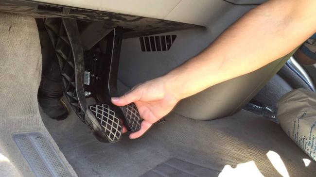 Блокировка педалей Блокировка педалей