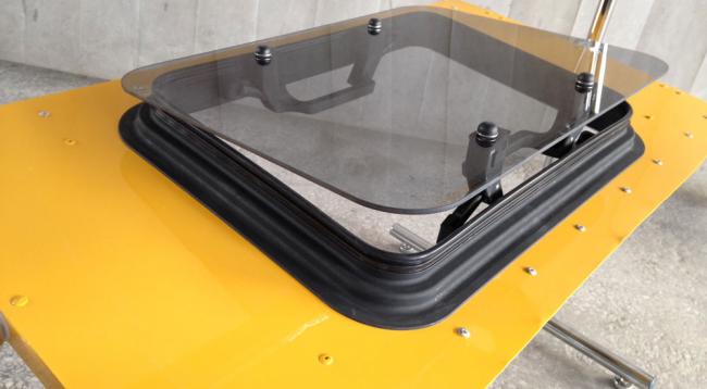 Механический люк в авто Механический люк в авто