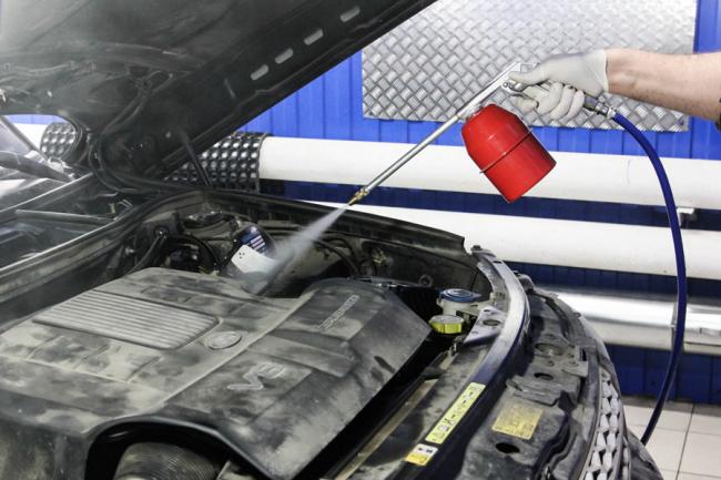 Мойка двигателя и моторного отсека Мойка двигателя и моторного отсека