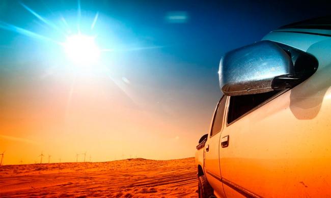 На улице очень жаркая погода На улице очень жарко