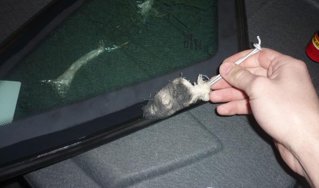 Нанесение праймера на стекло автомобиля Нанесение праймера на стекло автомобиля