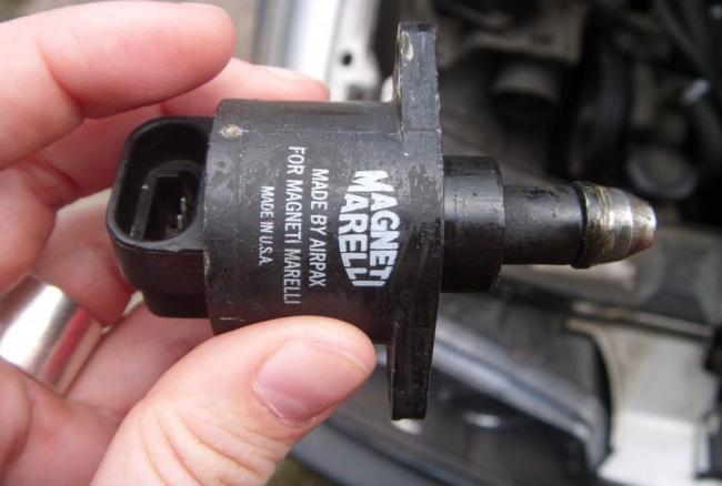 Неисправен датчик холостого хода Неисправен датчик холостого хода