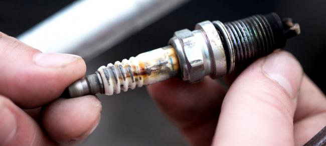 Выход из строя свечи зажигания Свеча зажигания