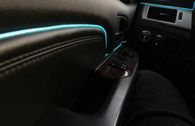 Подсветка двери автомобиля неоновой лентой Неоновая подсветка двери авто