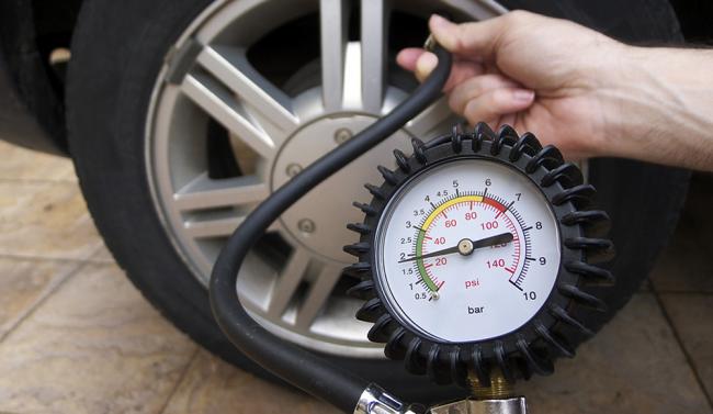 О рекомендуемом уровне давления в шинах автомобиля О рекомендуемом уровне давления в шинах автомобиля