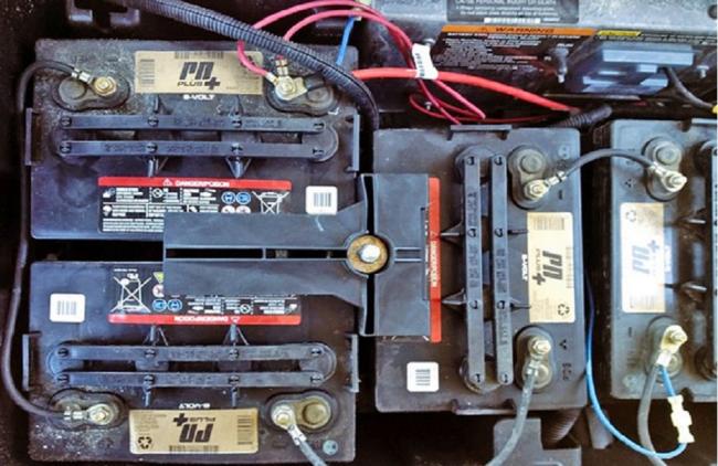 Обслуживаемый аккумулятор авто