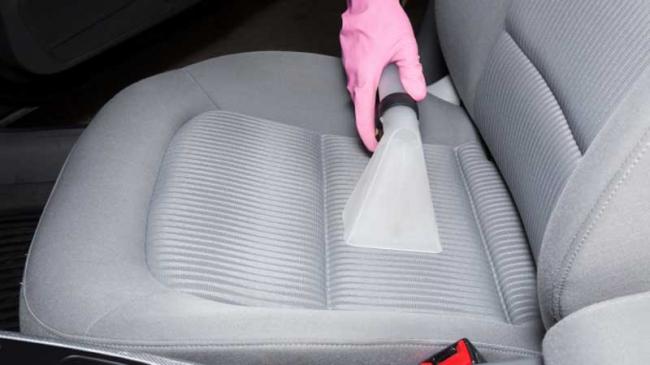 Чистка сидений автомобиля Очистка салона машины