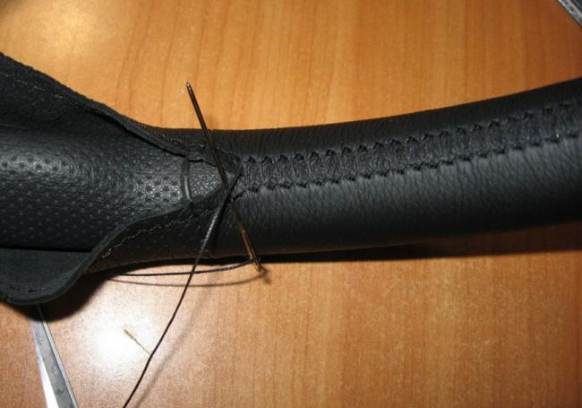 Оплетка на руль со шнуровкой Оплетка на руль со шнуровкой