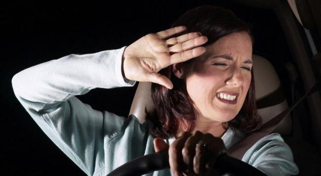 Ослепили водителя встречным дальним светом Ослепили дальним светом