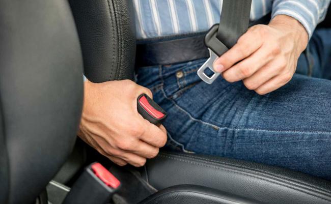 Пассажир пристегнут ремнем безопасности Пассажир пристегнут ремнем безопасности