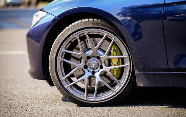 Кованые диски на автомобиля Переднее колесо автомобиля