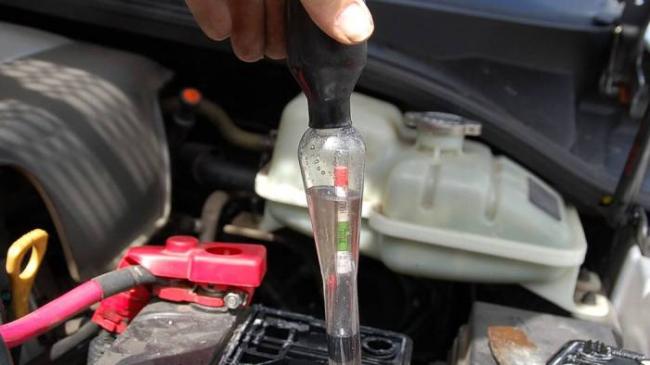 Проверка плотности электролита в аккумуляторной батарее Плотность электролита в АКБ