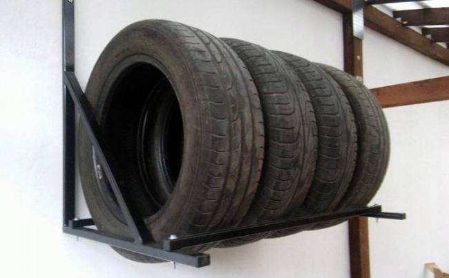 Полка для хранения шин без дисков в гараже Полка и шины