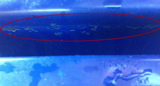 Повреждения лакокрасочного покрытия после попадания преобразователя ржавчины Преобразователь и минусы