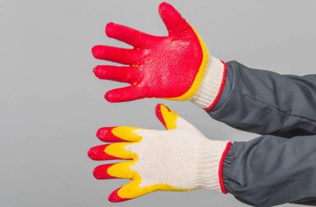 Средства индивидуальной защиты для работы с преобразователем ржавчины Преобразователь и перчатки