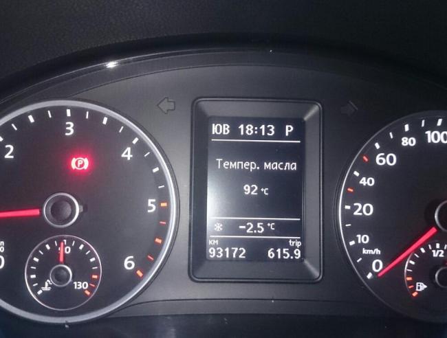 Датчик температуры моторного масла Приборная панель автомобиля с датчиками