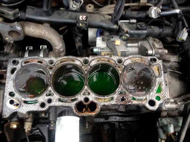 Дефекты прокладки головки блока цилиндров Причины неисправности