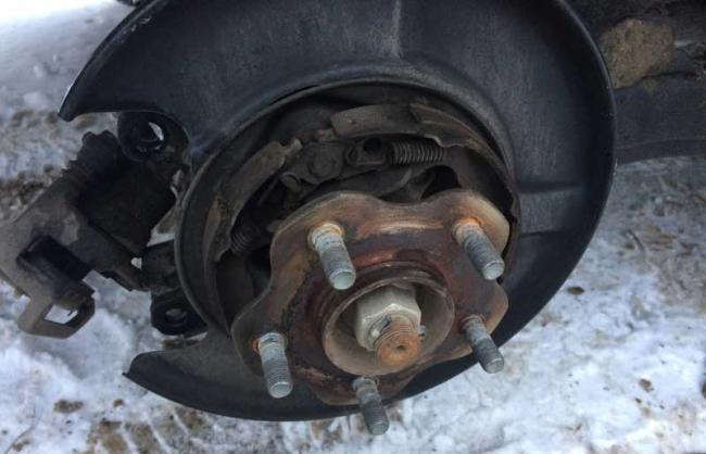 Примерзание ручника автомобиля при минусовой температуре Примерзание ручника автомобиля