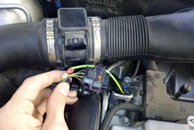 Проверка проводки датчика температуры автомобиля Проверка подключения датчика температуры