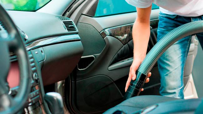 Уборка в салоне Работа над салоном авто