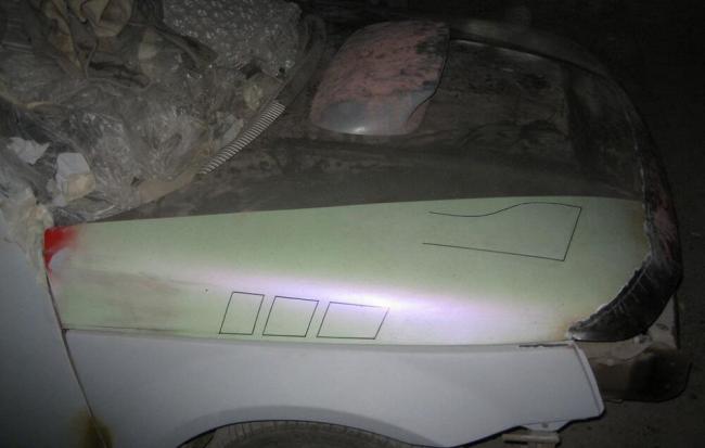 Нанесение разметки на месте будущего тюнинга Разметка на капоте под жабры