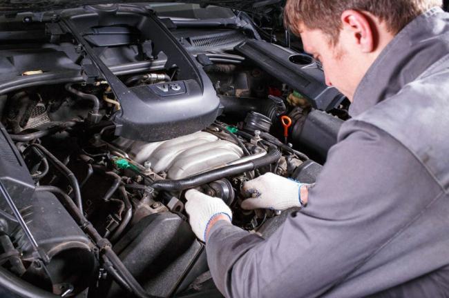 Ремонт мотора автомобиля Ремонт мотора автомобиля