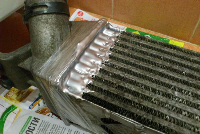 Загерметизированный интеркулер Ремонт устройства системы охлаждения