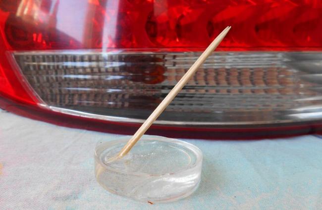 Эпоксидный клей для трещины на заднем автомобильном фонаре Ремонт задней фары эпоксидным клеем