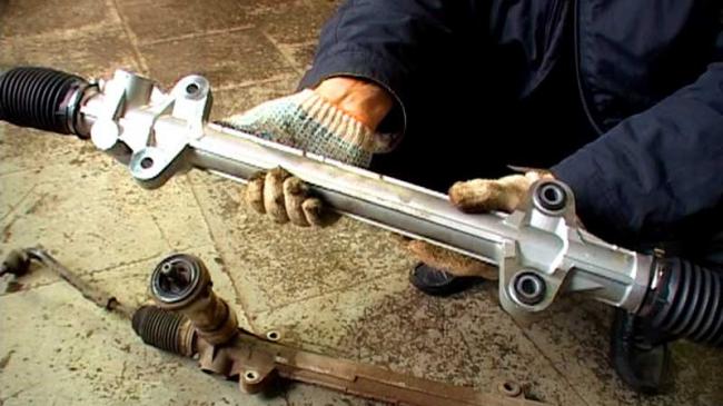 Проверка состояния рулевой рейки Рулевая рейка автомобиля