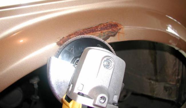 Механическая обработка металла с ржавчиной Ржавчина и болгарка