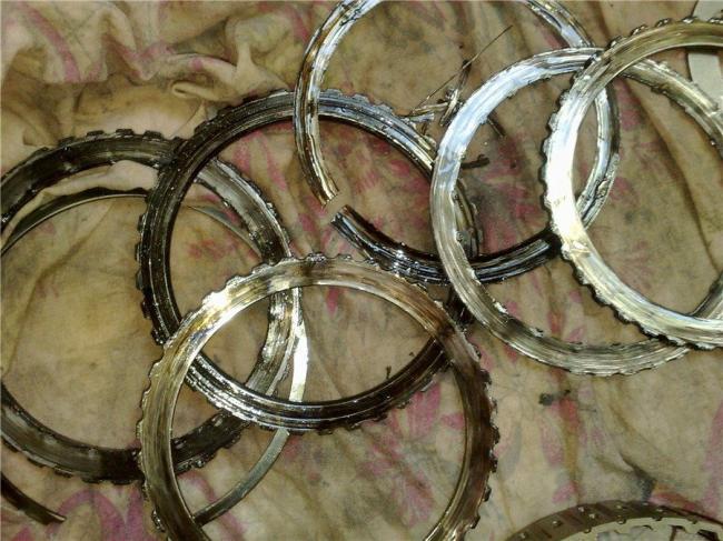 Подгоревшие и пришедшие в негодность фрикционы Сгоревшие фрикционы