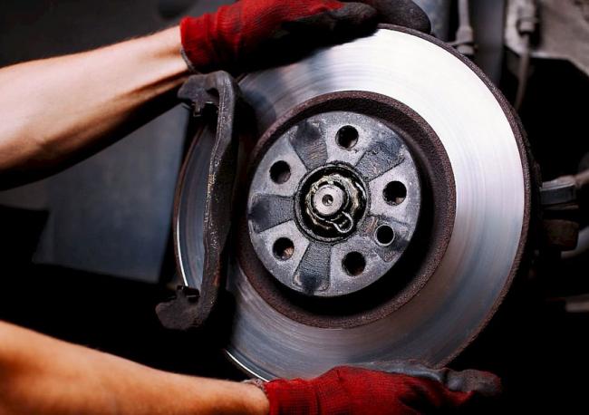 Скрип тормозов машины Скрип тормозов машины