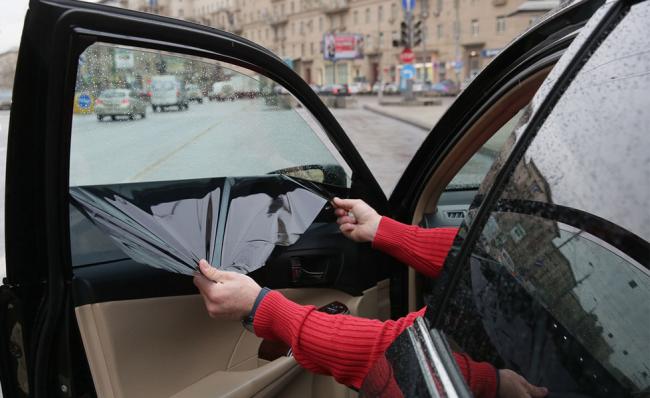 Снятие плёнки со стекла авто Снятие плёнки со стекла авто