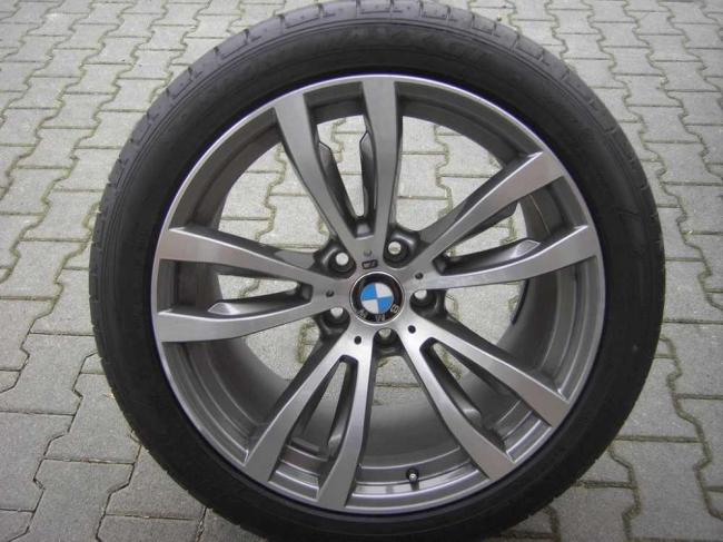 Автомобильное колесо Автомобильное колесо