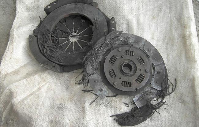 Сцепление автомобиля сгорело Сожженное сцепление